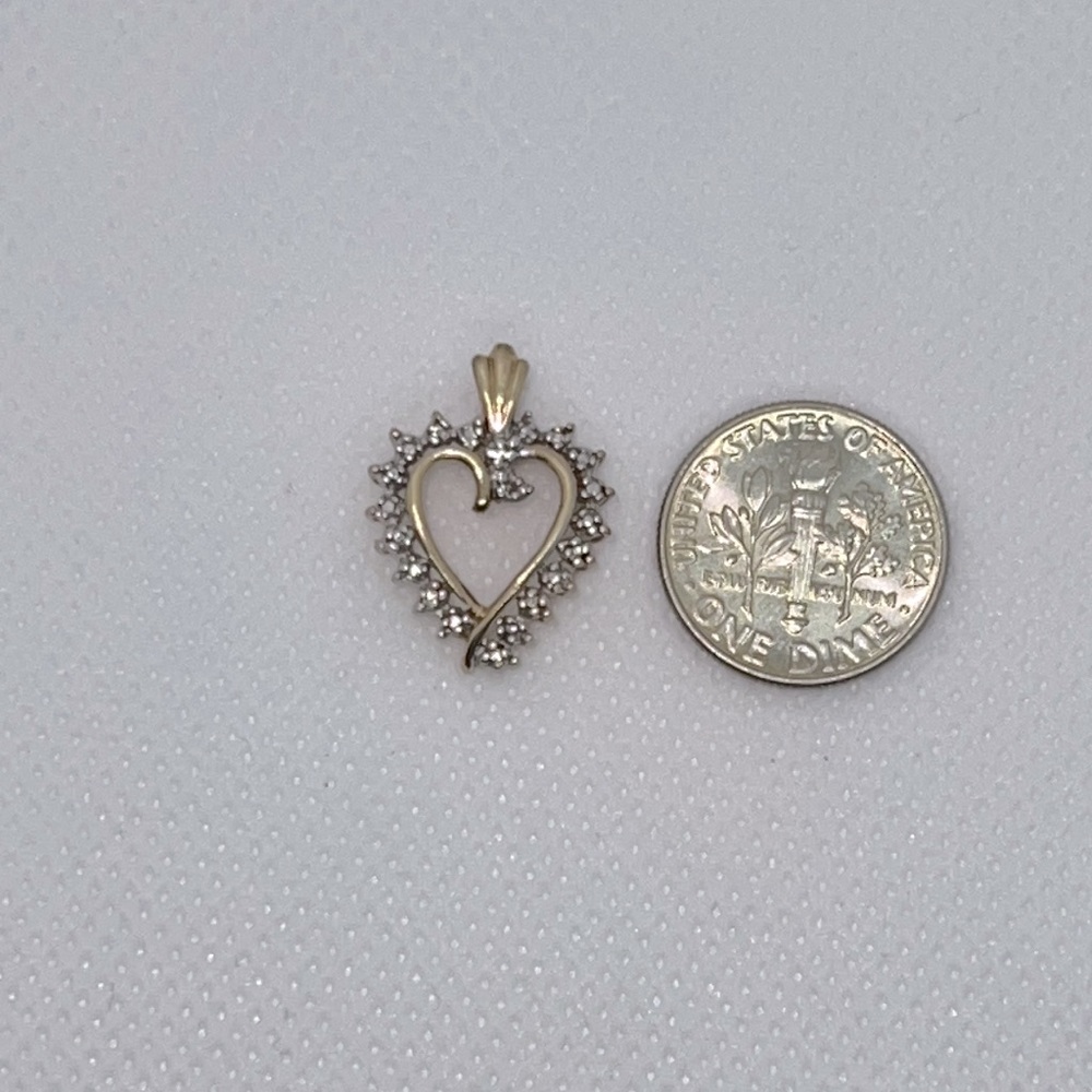 ZALES Real gold and diamond heart pendant - Picture 6 of 7